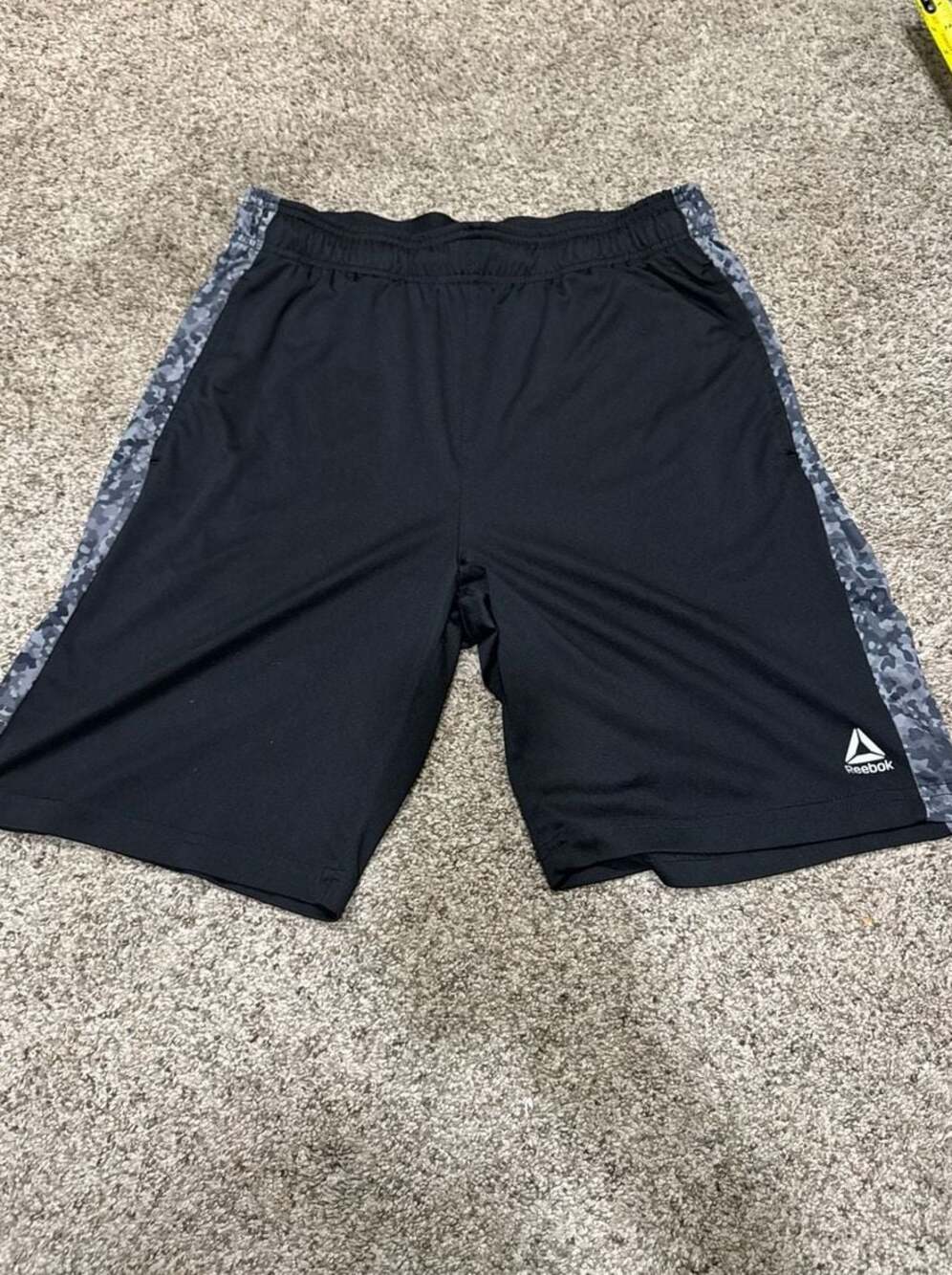 Reebok Men’s Athletic Shorts Black Gray Camo Workout Gym Size Medium